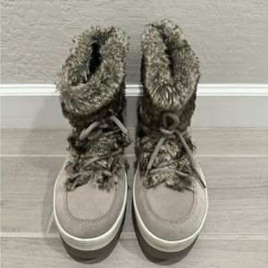 Women’s Cougar Fur Boot
